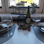 Lille Koje - Dein Eigenes Strand-apartment Mit Panoramablick Ueber Ostsee شقة